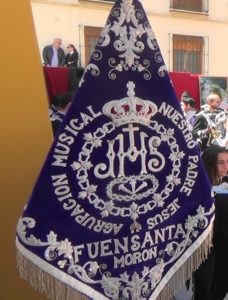 Banderín de la Agrupación Musical "Nuestro Padre Jesús de la Fuensanta" de Morón de la Frontera (Sevilla)